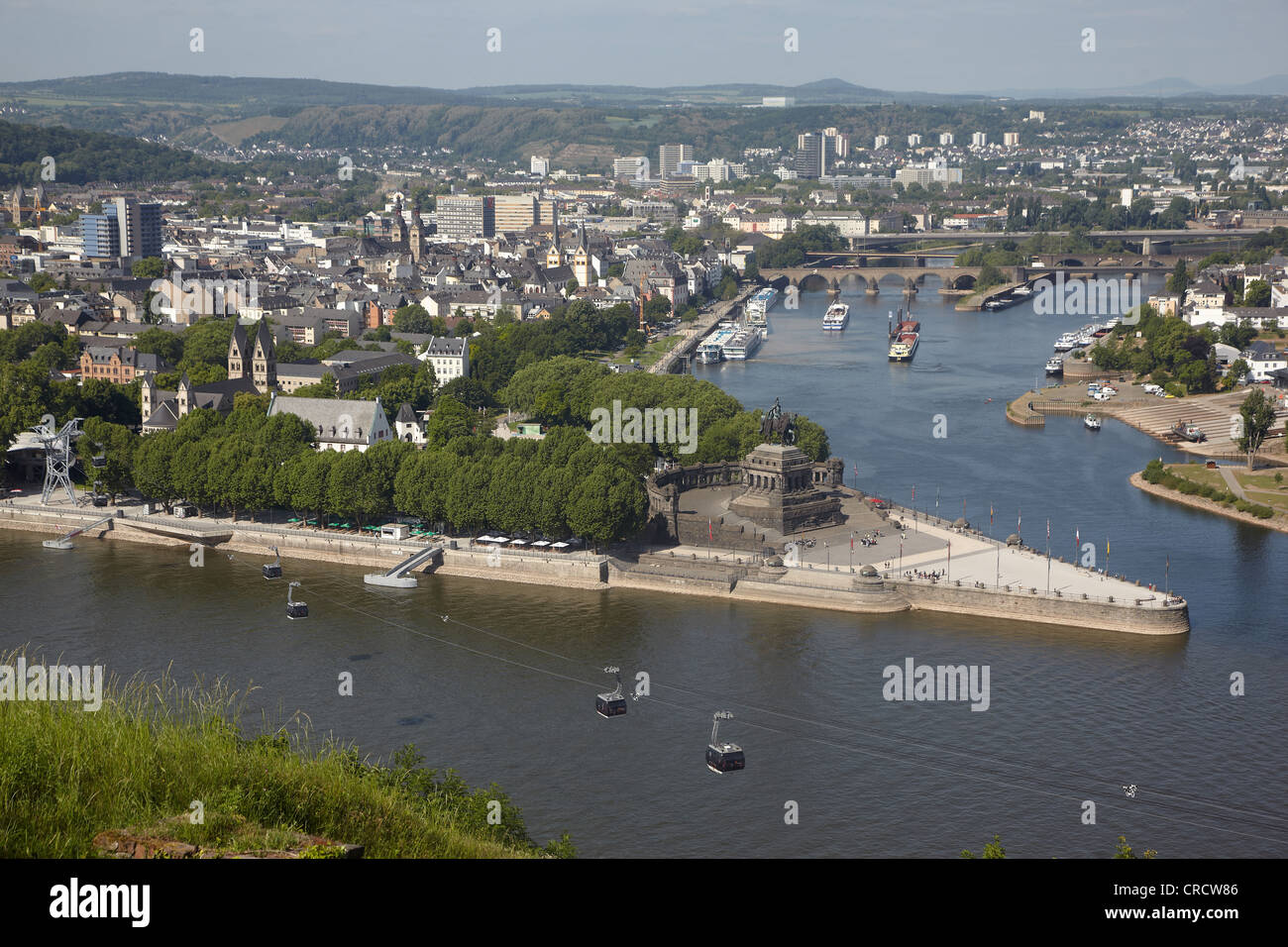 Deutsches Eck, Deutsches Eck, dem Zusammenfluss von Rhein und Mosel mit dem Reiterstandbild von Kaiser Wilhelm in Stockfoto