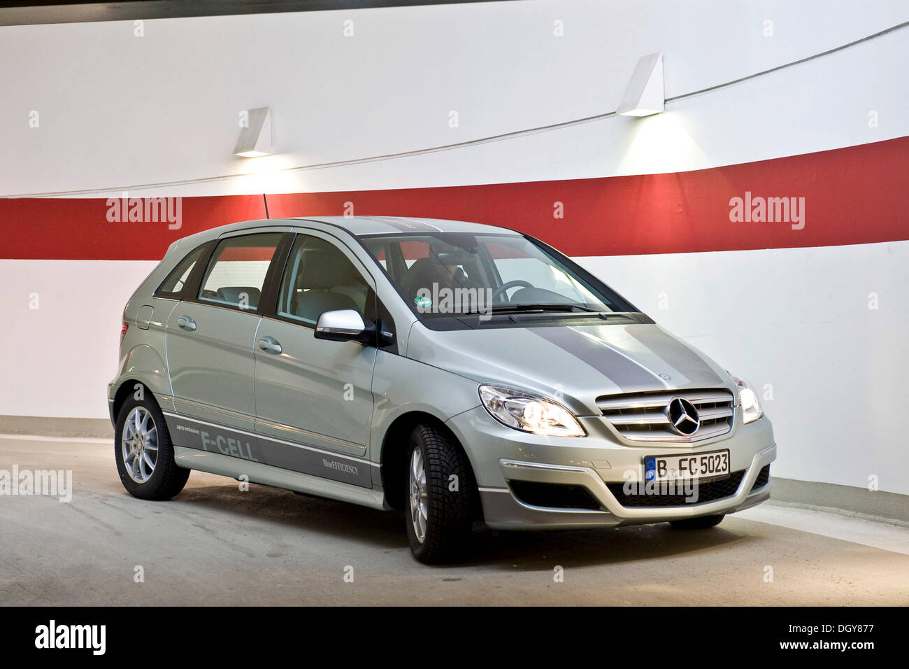 Wasserstoff-Brennstoffzellen-Fahrzeug, Mercedes B-Klasse emissionsfreien, Berlin Stockfoto