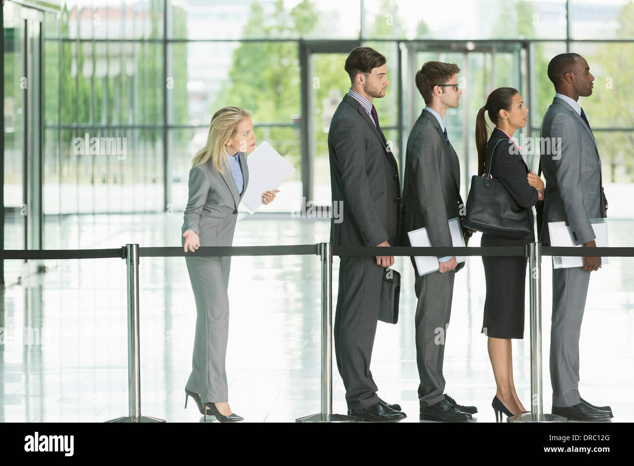 Business-Leute in der Schlange Stockfoto