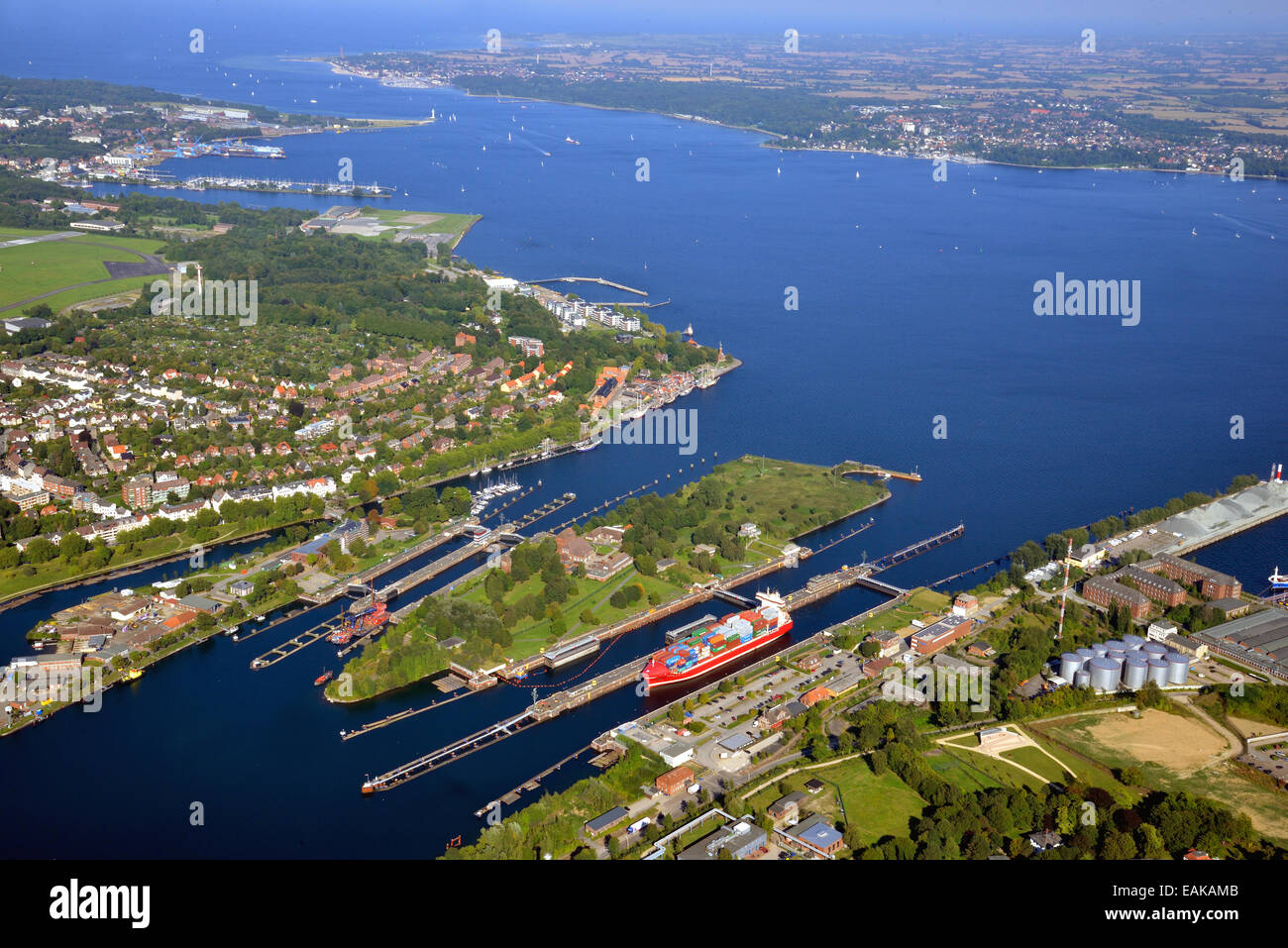 Schleusen Kiel-Holtenau, nördlichen Ende des Nord-Ostsee-Kanals, Nord-Ostsee-Kanal, Luftaufnahme, Kiel, Schleswig-Holstein, Deutschland Stockfoto