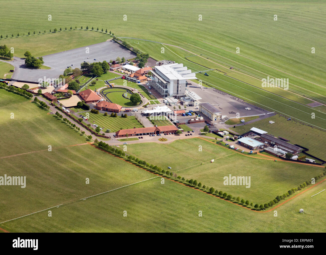 Die Rowley Meile Rennbahn und Millennium Tribüne in Newmarket, Großbritannien Stockfoto