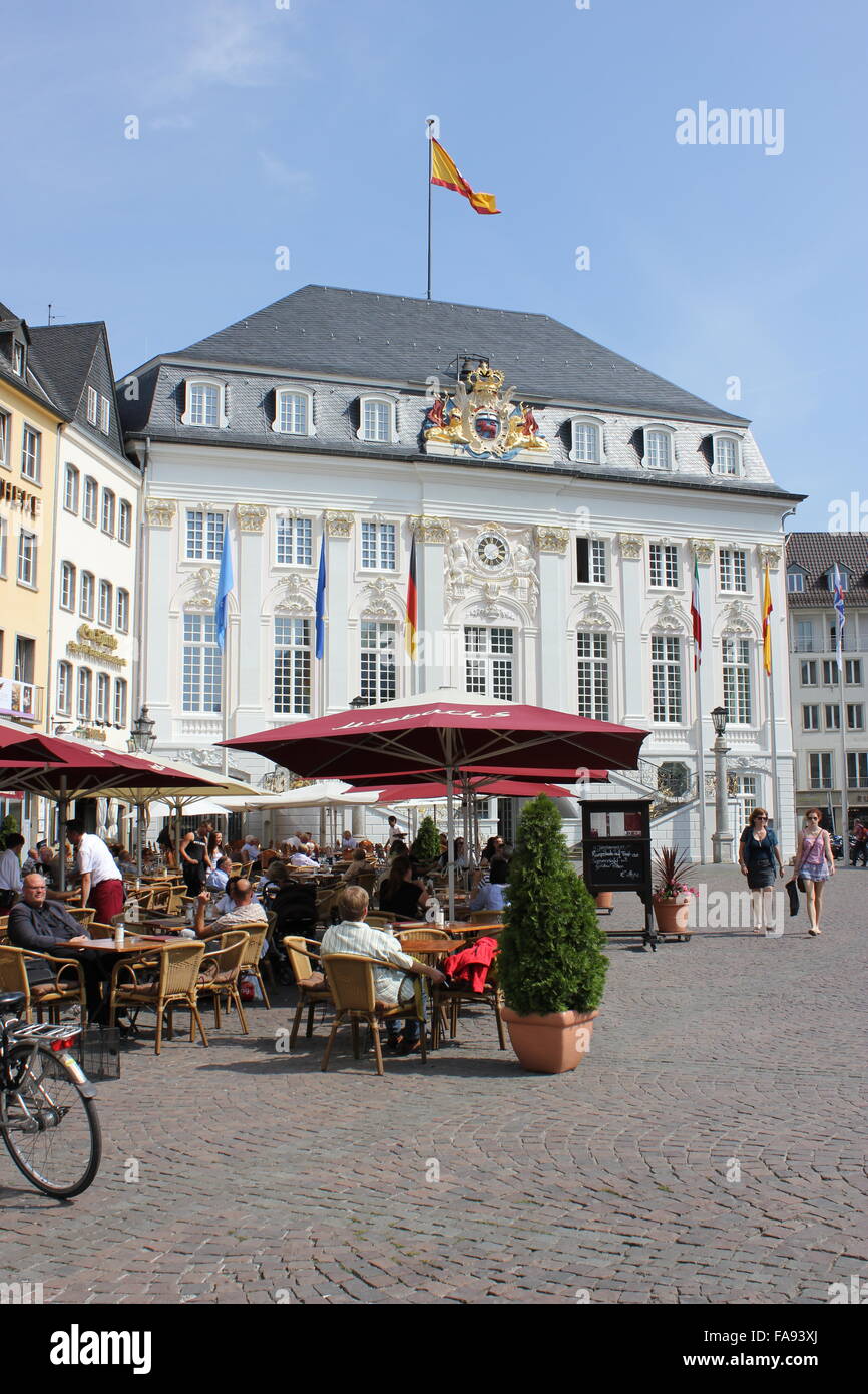 Altes Rathaus auf dem Marktplatz in Bonn, Deutschland Stockfoto