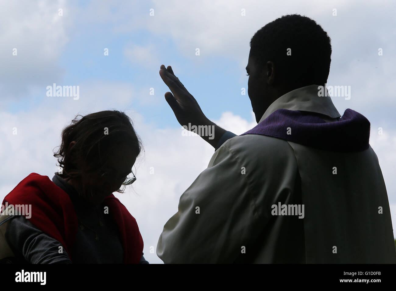 Geständnis im FRAT katholischen Jugendcamp. Jambville. Frankreich. Stockfoto