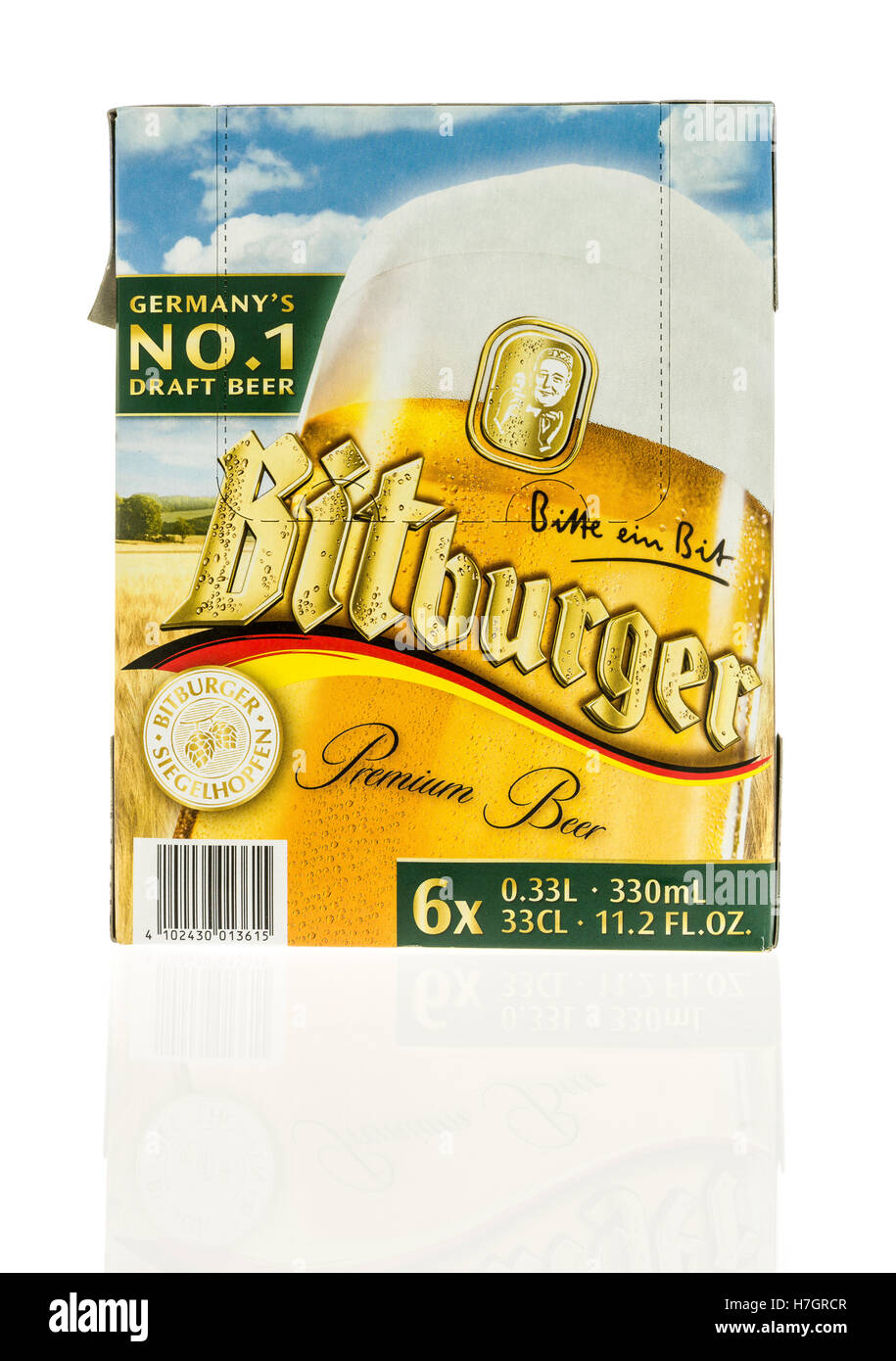 Winneconne, Wisconsin - 3. November 2016: Six-Pack Bitburger Bier auf einem isolierten Hintergrund. Stockfoto