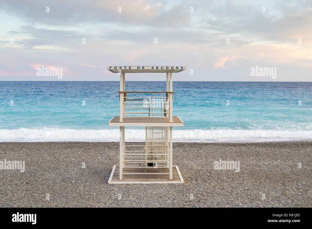 Die Promenade und den Strand von Nizza, Frankreich Stockfoto