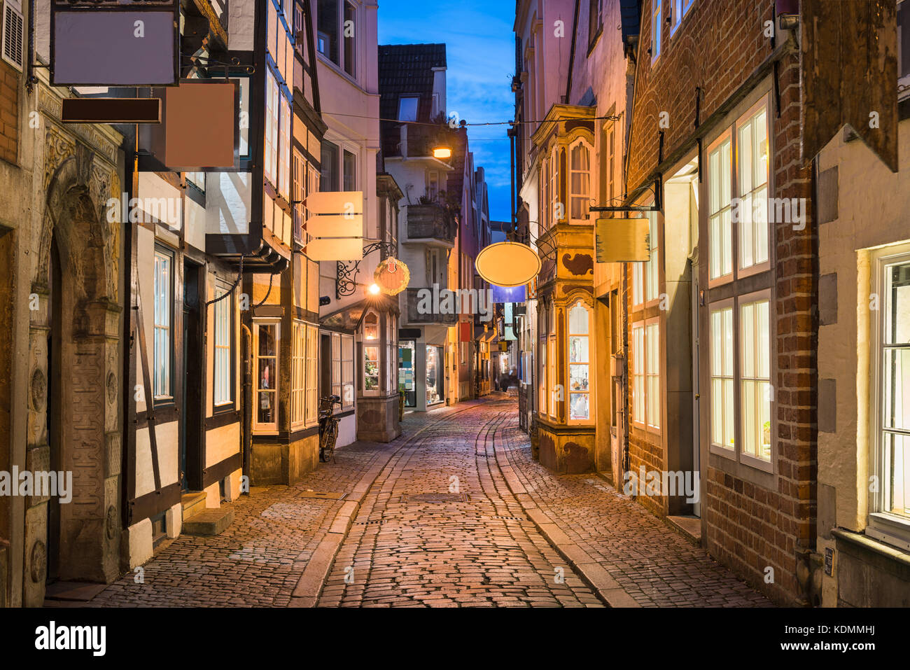 Historische Schnoor Viertel in Bremen bei Nacht Stockfoto