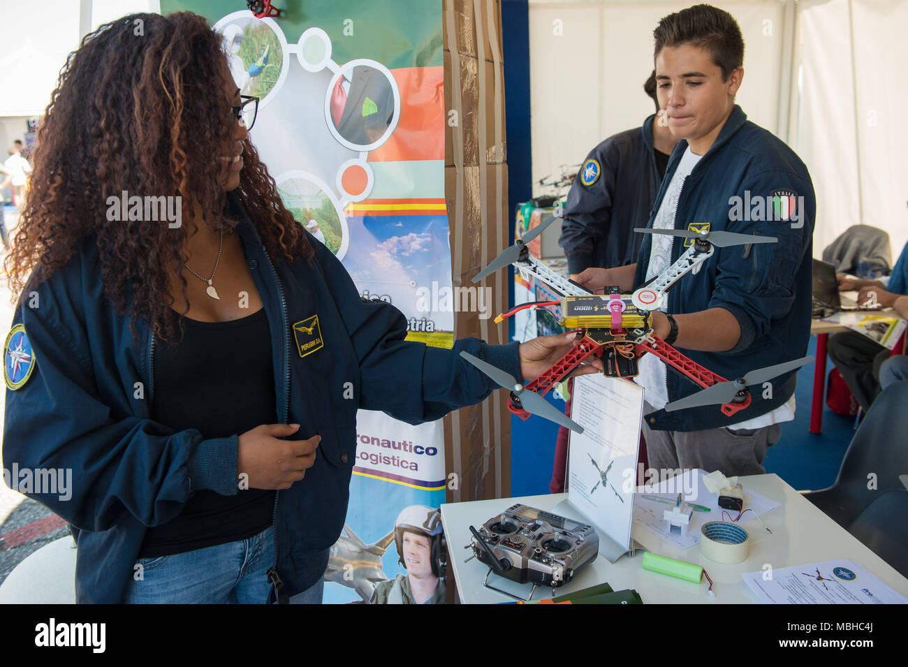 Rom. Roma Drone 2015, Rom Urbe Flughafen. Studierenden des Technischen Flugzeuge Institut alvo D'Acquisto'. Italien. Stockfoto