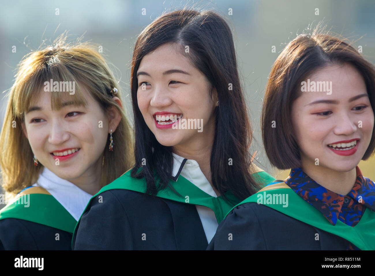 Internationale Studenten Abschluss feiern. Stockfoto