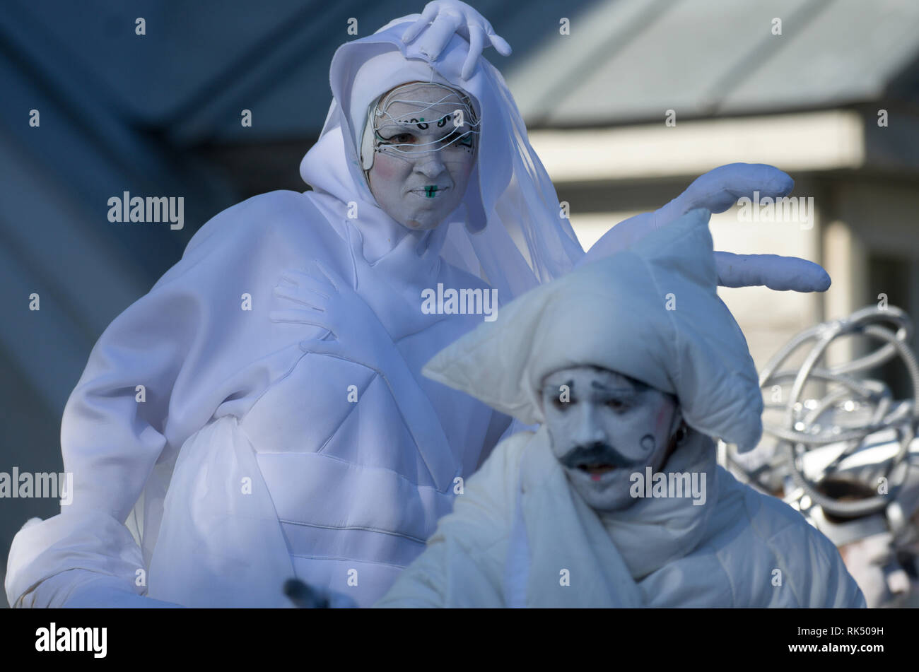 Sankt Petersburg, Russland - August 4, 2018: Internationales Festival der Street Theater" elagin Park'. Eine unheimliche Kreatur aus den Träumen der Main char Stockfoto