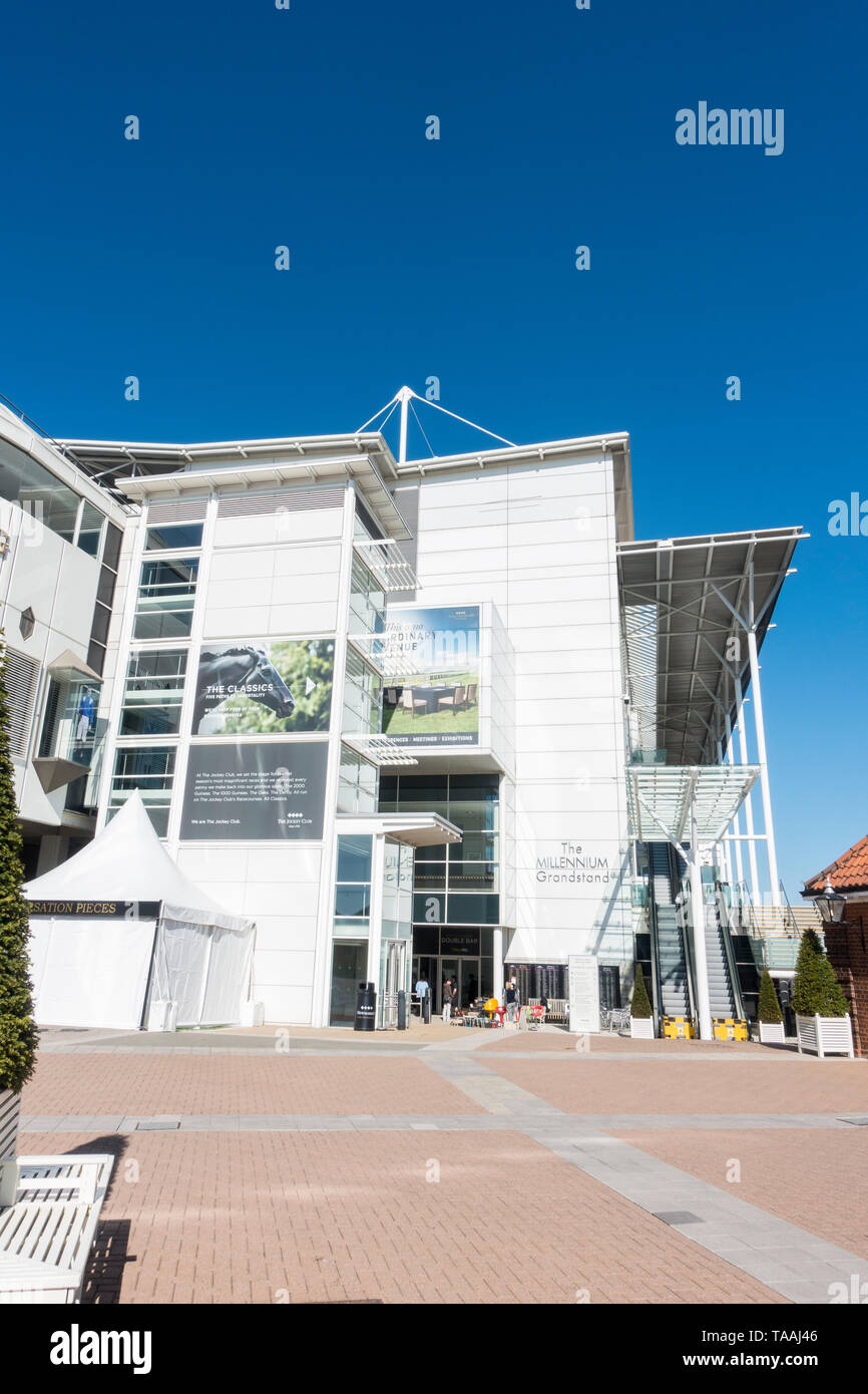 Das Millenium Grandstand Rowley mile Pferderennbahn Nemarket2019 Stockfoto