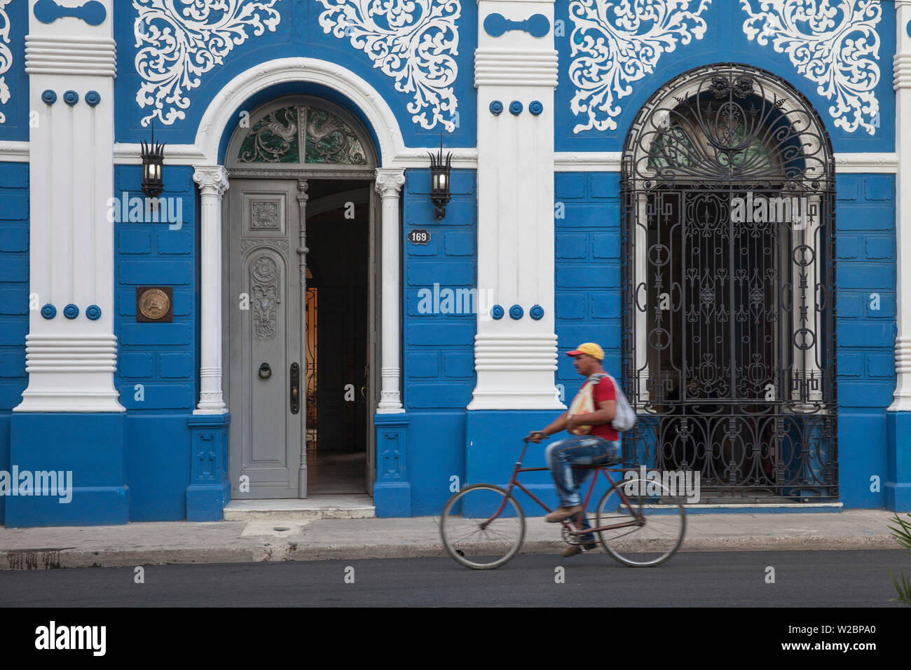 Kuba Camagüey Province, Camaguey, Ignacio Agramonte, Interieur des Casa de la Divesidad - Das Haus der kulturellen Vielfalt - einmal ein Haus, das zu Aurelia Castillo, CamagÃ¼ey wichtige Dichter des späten achtzehnten Jahrhunderts gehörte. Stockfoto