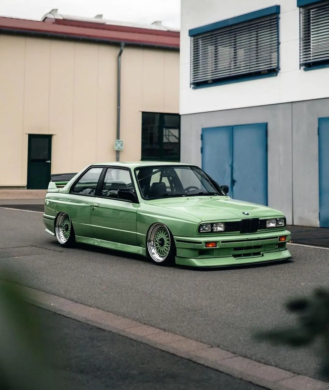 Mint Green E30 BMW M3 Has Square Headlights Thanks to Taifun Grille