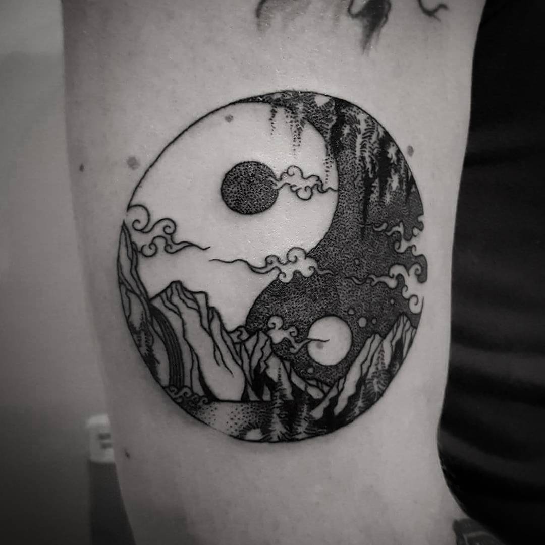 Álbumes 105+ Foto Tatuajes De Yin Yang Para Hombres Mirada Tensa