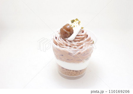 cup of MONTBLANC PARFAIT, Mascarpone with speculaas 110169206