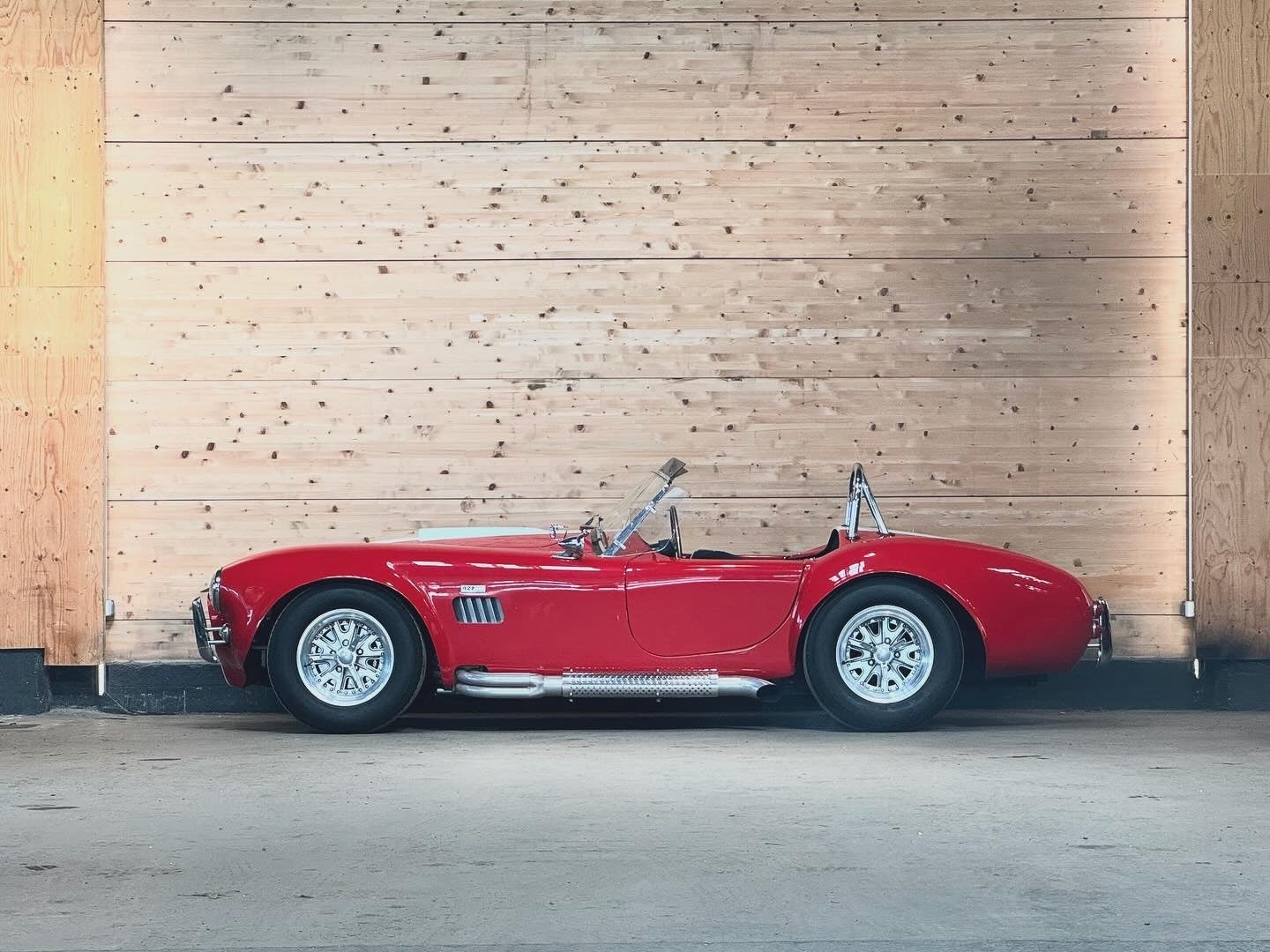 AC Cobra 427 Replica - Unique Motorcars